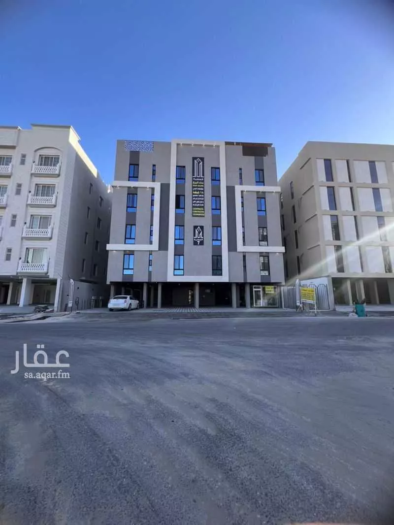 شقة 4 غرف في الحمرا 5