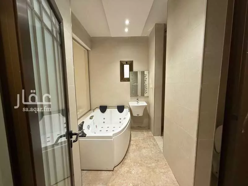 فيلا 8 غرف في الامانة 3