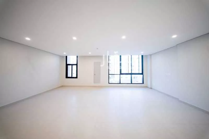 6 bedroom apartment in Al Hamdaniyah 4