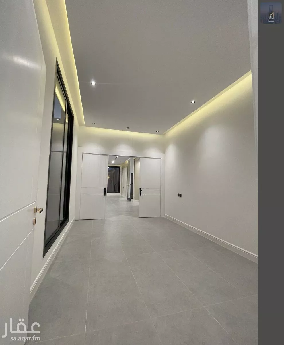 7 bedroom villa in Al Janadriyah 4