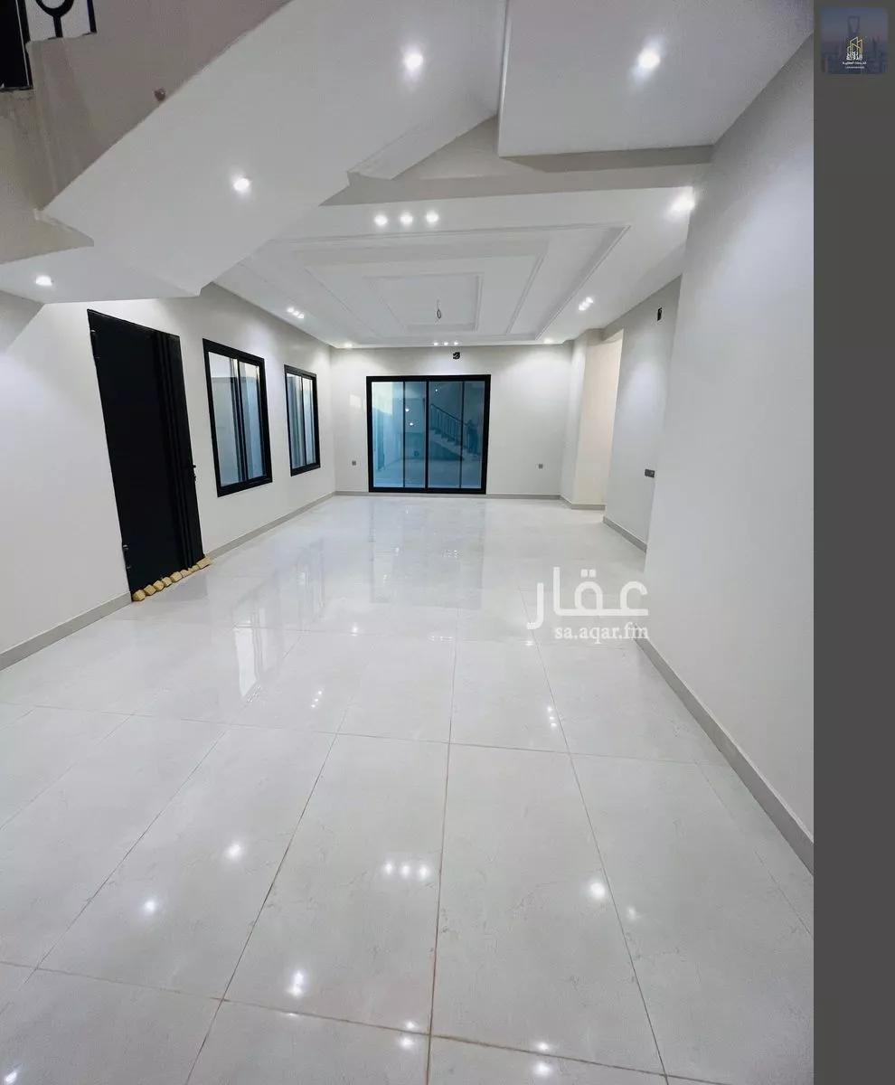 فيلا 5 غرف في الجنادرية 1