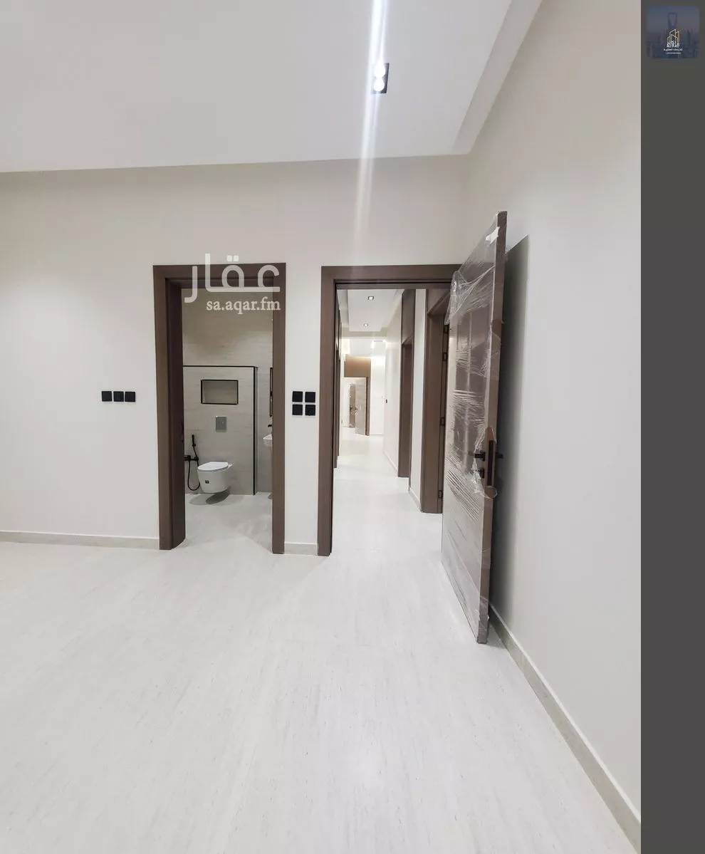 3 bedroom floor in Al Janadriyah 2