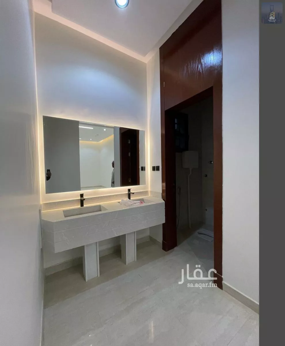 3 bedroom floor in Al Janadriyah 3