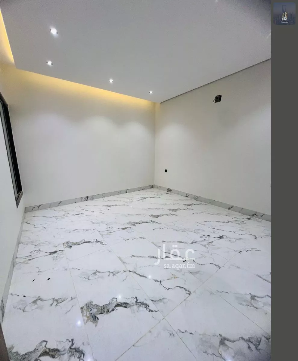 4 bedroom floor in Al Janadriyah 2
