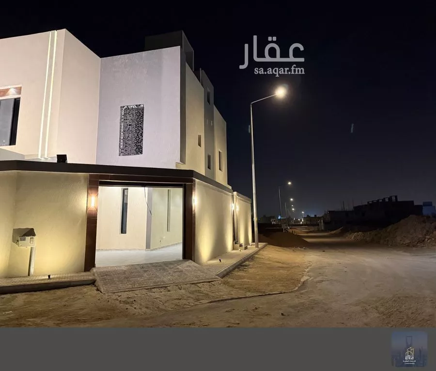 دوبلكس 7 غرف في الجنادرية 3