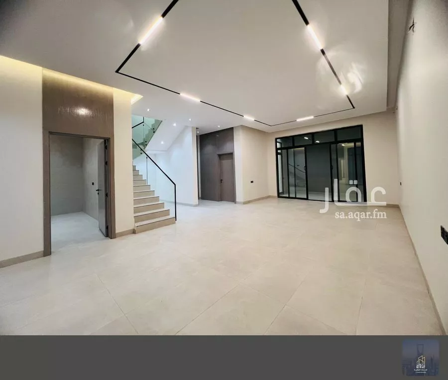 6 bedroom duplex in Al Janadriyah 1