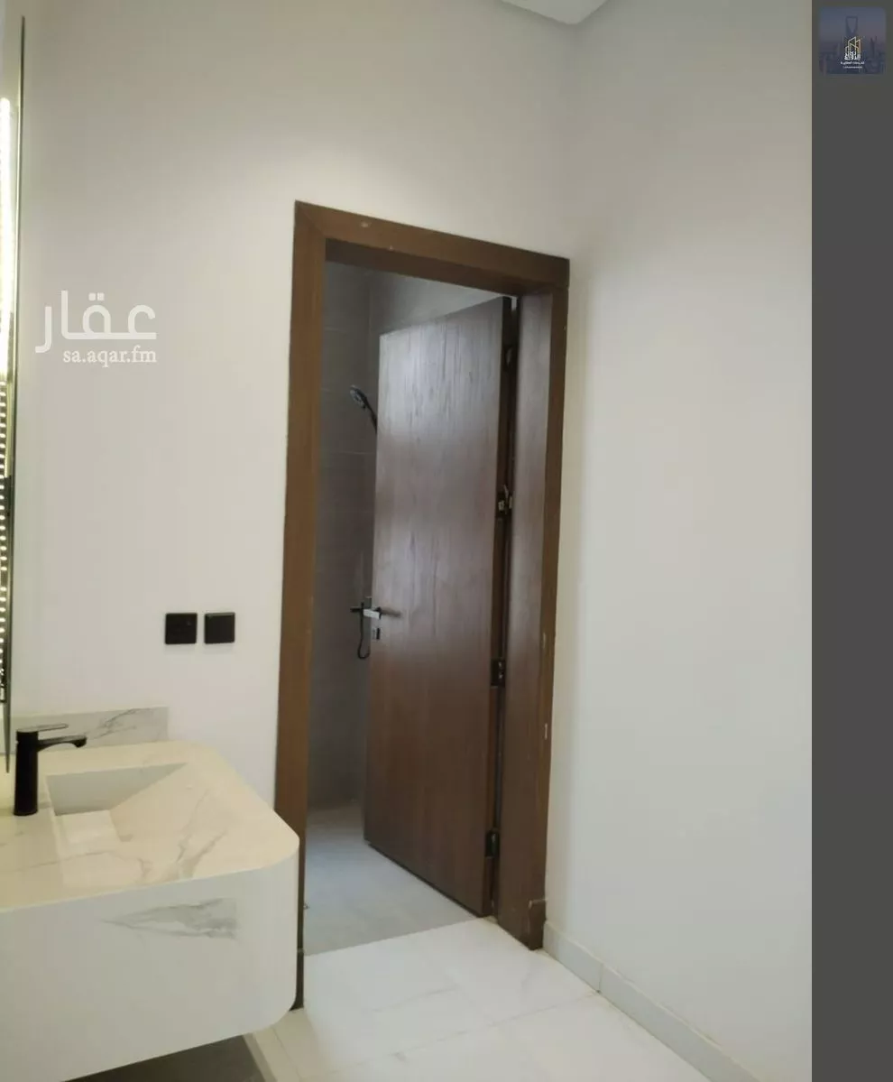 5 bedroom floor in Al Janadriyah 3