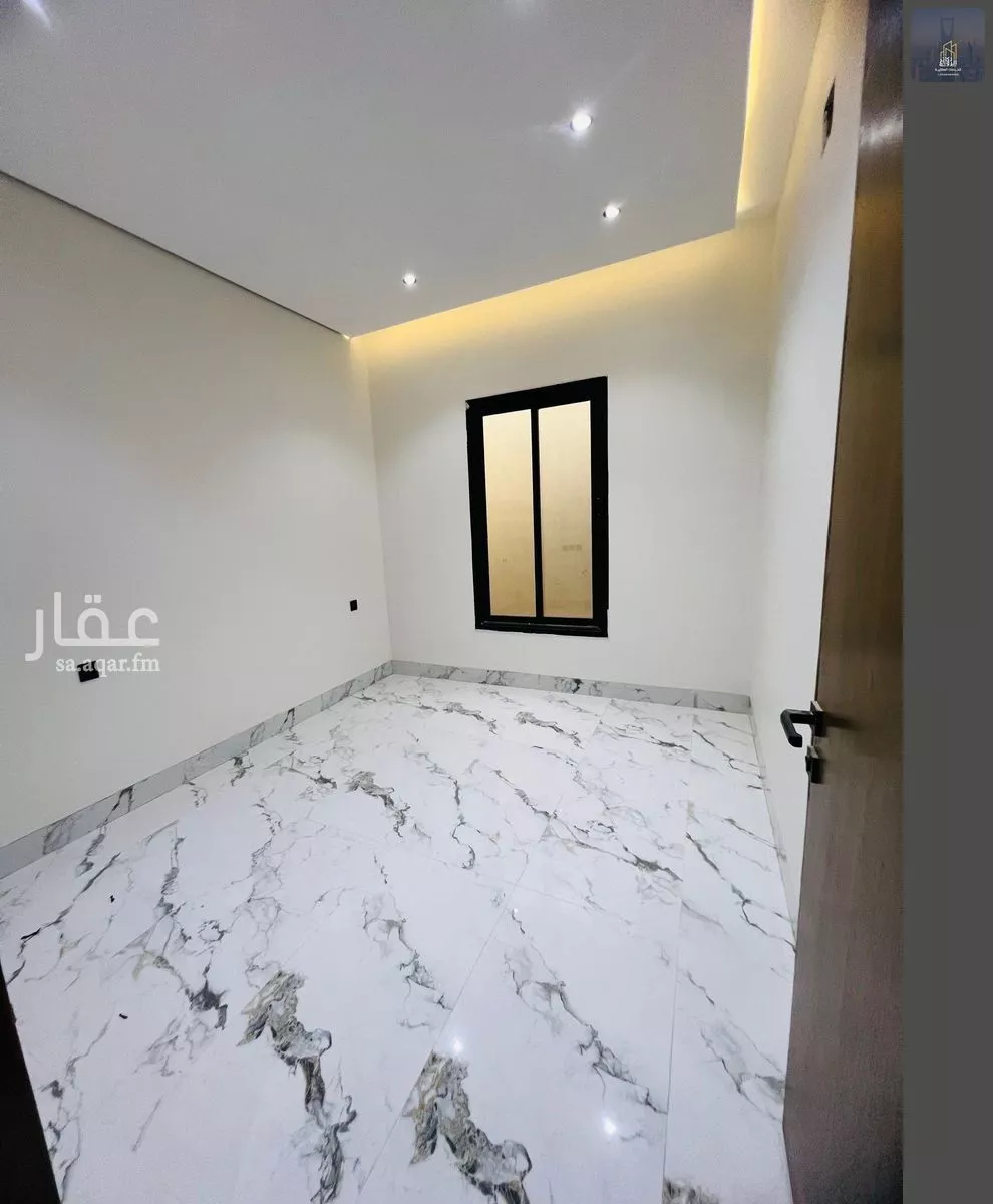 4 bedroom floor in Al Janadriyah 4