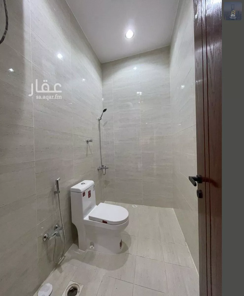 3 bedroom floor in Al Janadriyah 4