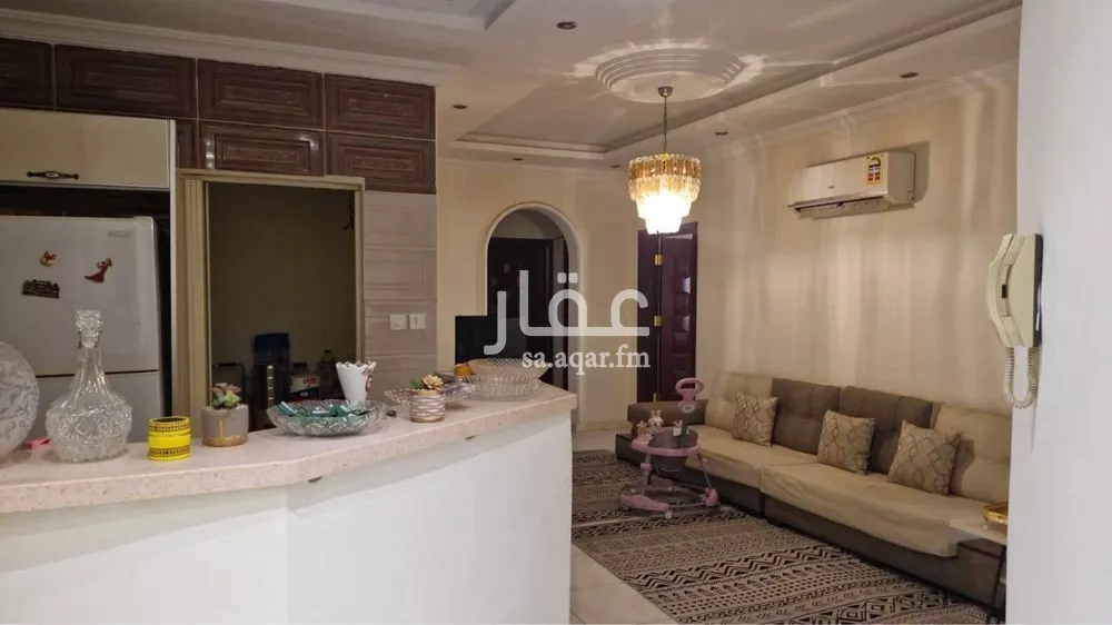 شقة 5 غرف في النزهة 2