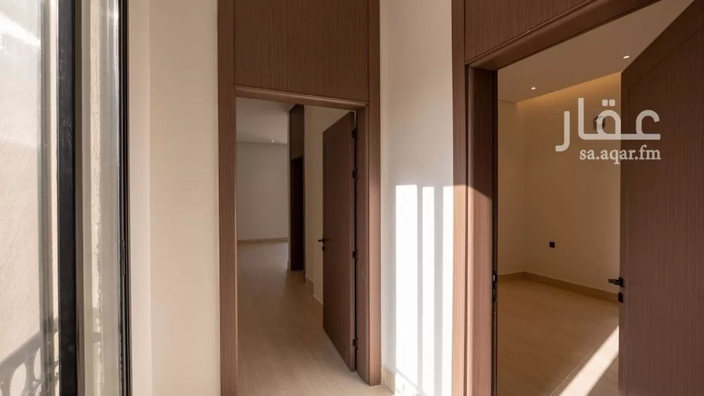 فيلا 6 غرف في الشرق 5