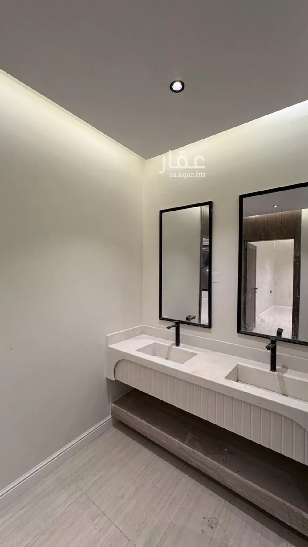 فيلا 5 غرف في ضاحية الملك فهد 5