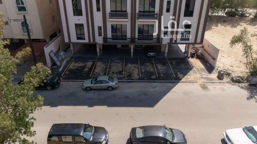 شقة 3 غرف في الحمرا 5