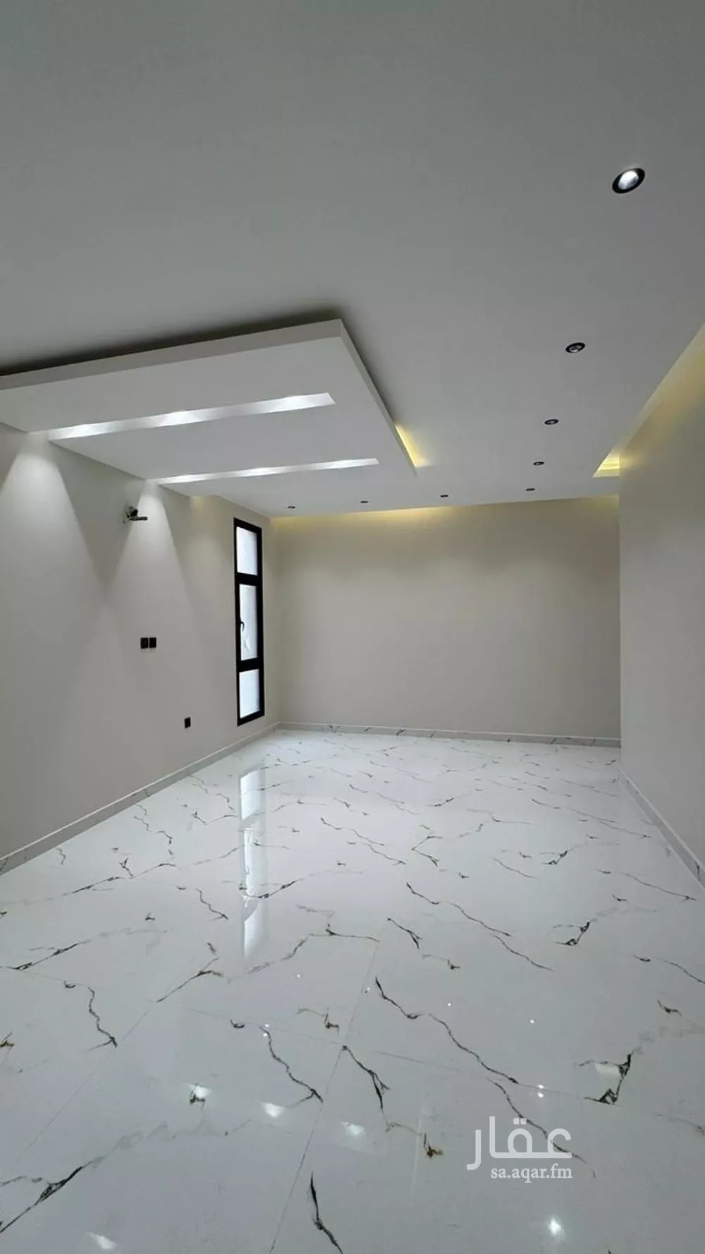 فيلا 5 غرف في السيف 4