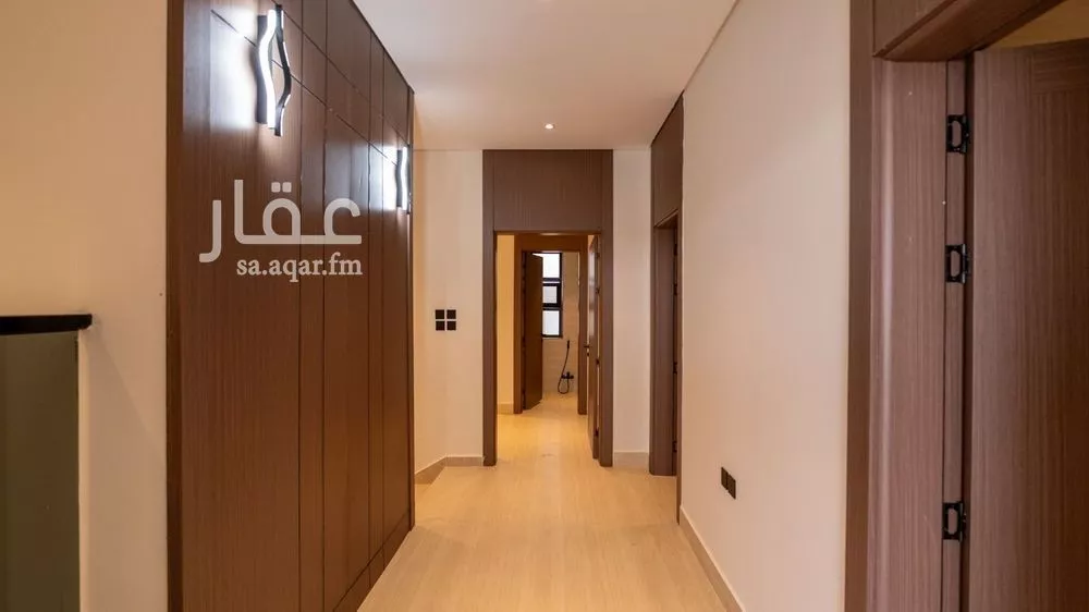 فيلا 6 غرف في الشرق 2