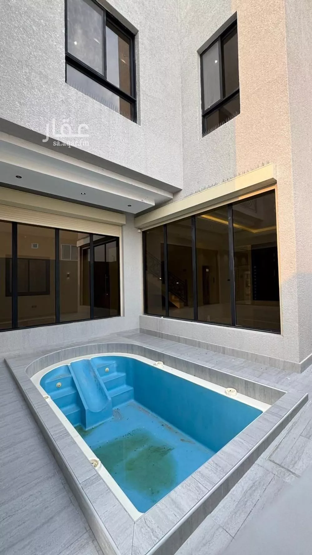 فيلا 5 غرف في السيف 1