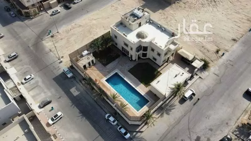 فيلا 5 غرف في الشراع 5