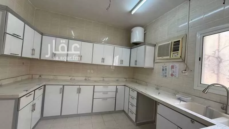 3 bedroom floor in Al Munsiyah 1