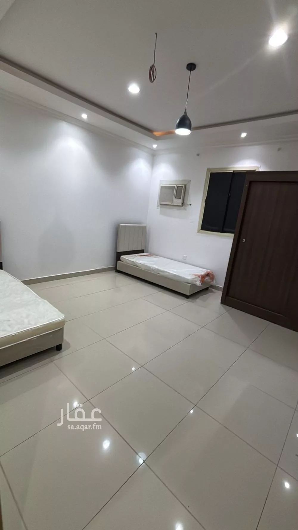 عمارة 860 م² في القادسية 4