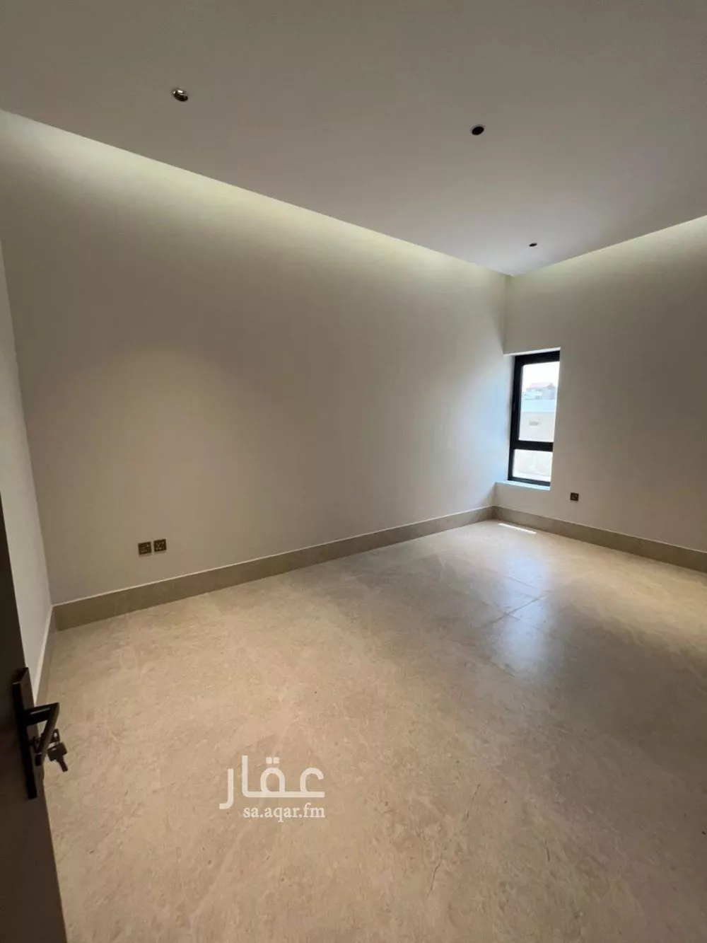 فيلا 6 غرف في العارض 3