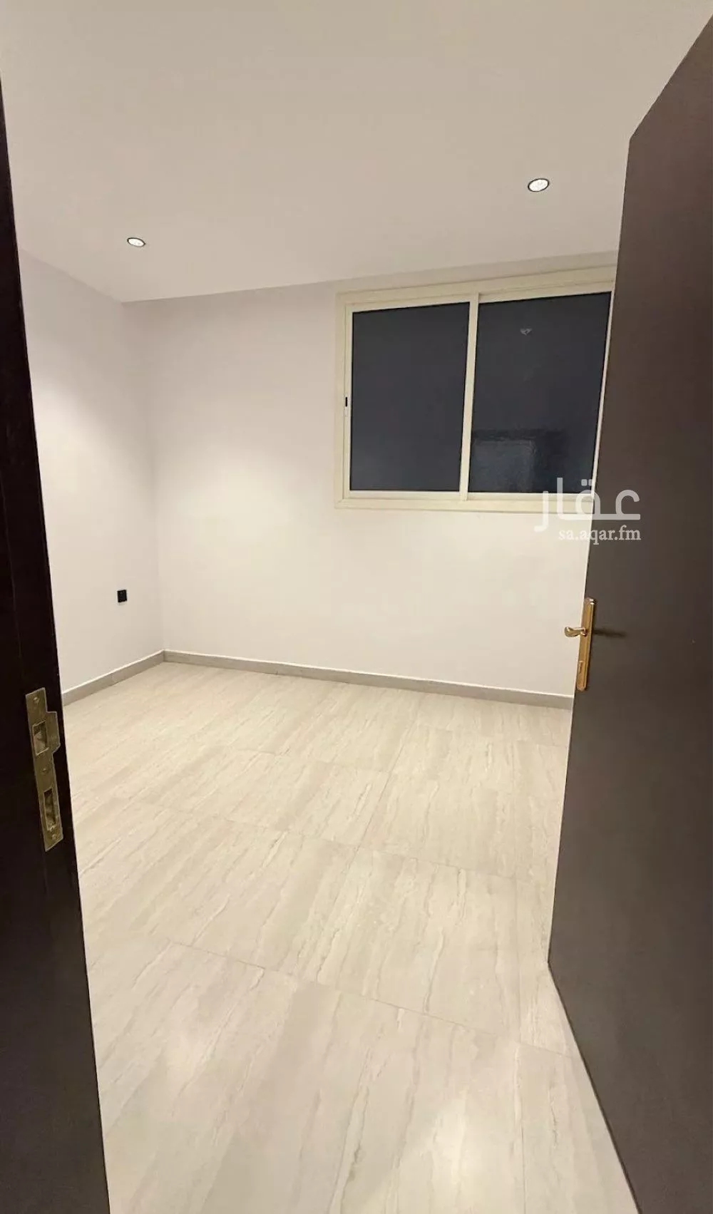 شقة 2 غرف في الرمال 3