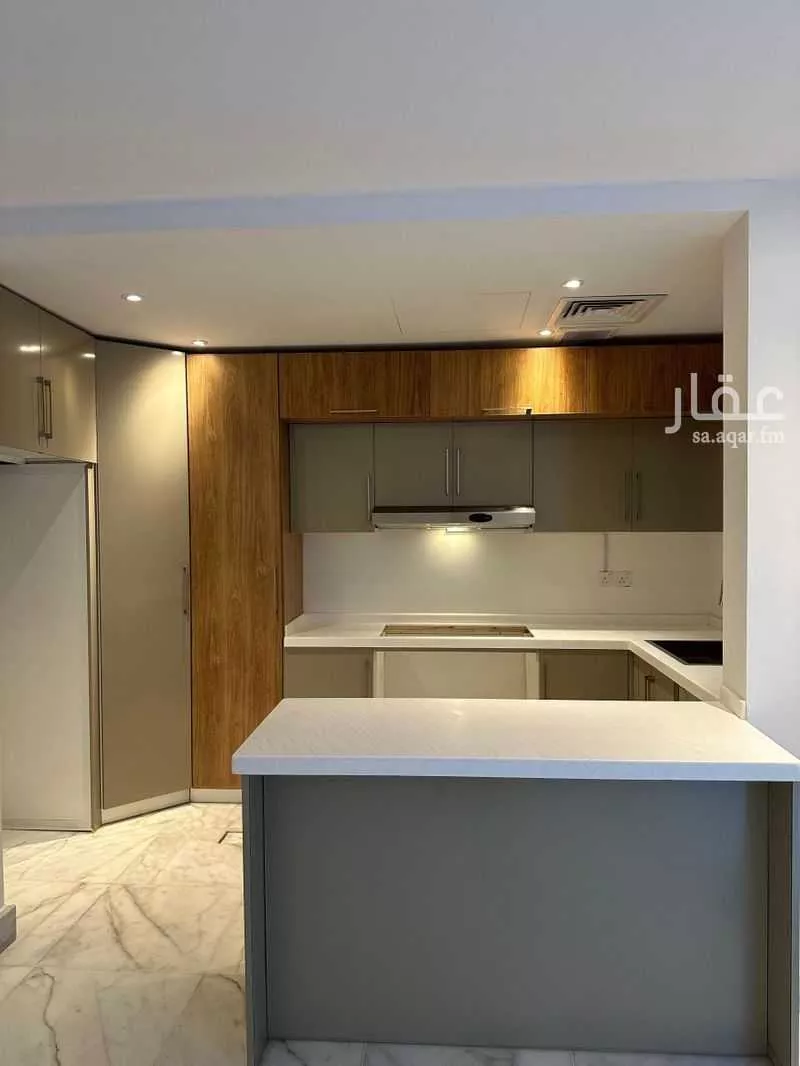 فيلا 4 غرف في العارض 5