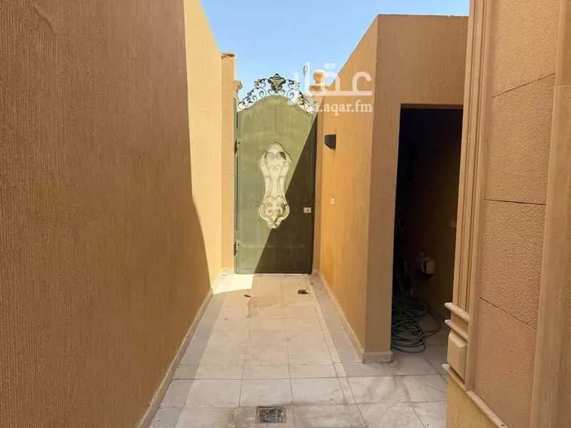 5 bedroom villa in Al Yasmin 5