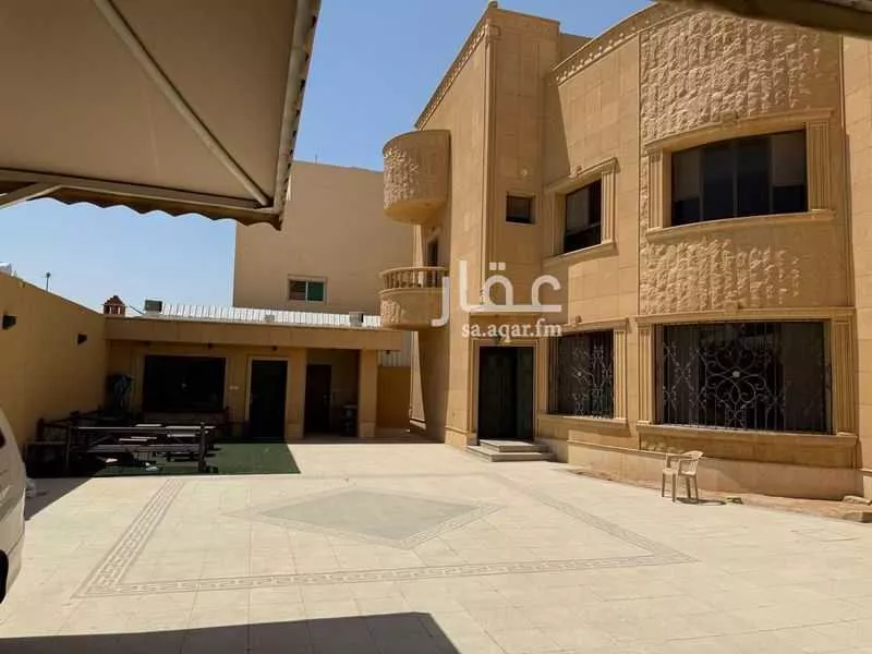 5 bedroom villa in Al Yasmin 3