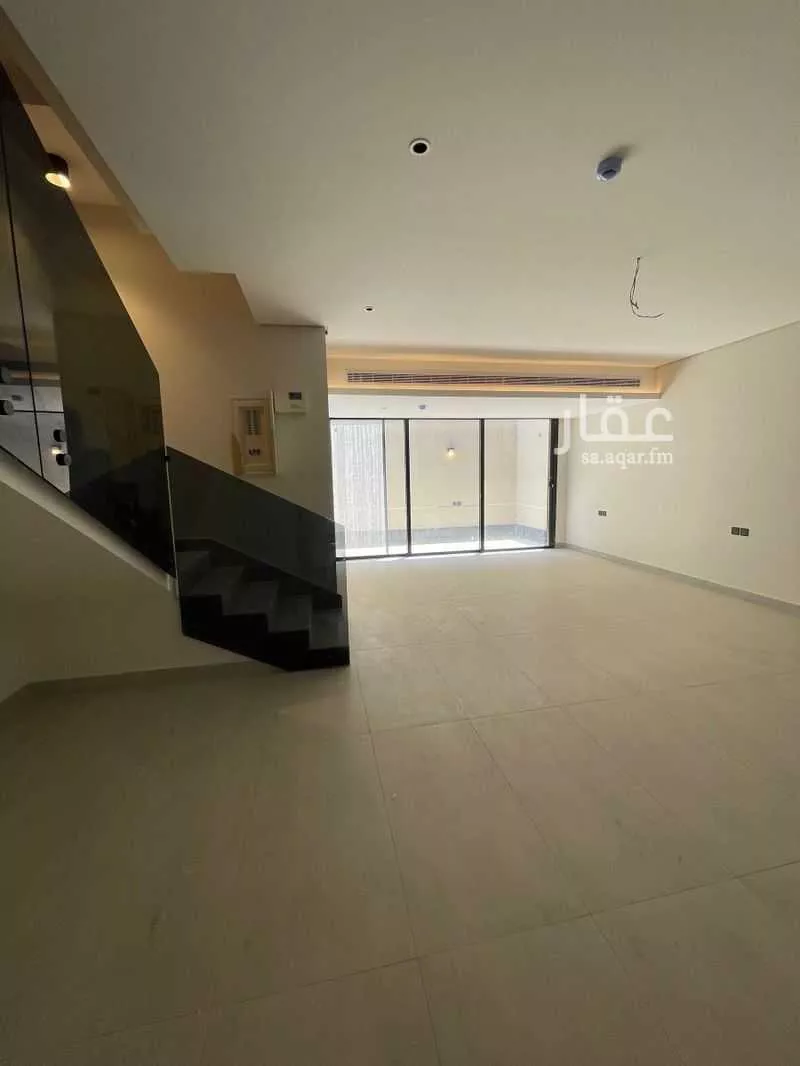 فيلا 5 غرف في العارض 4