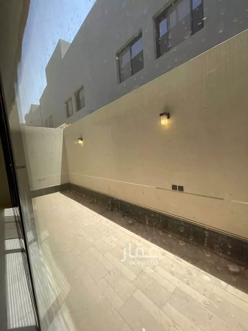 فيلا 4 غرف في العارض 5