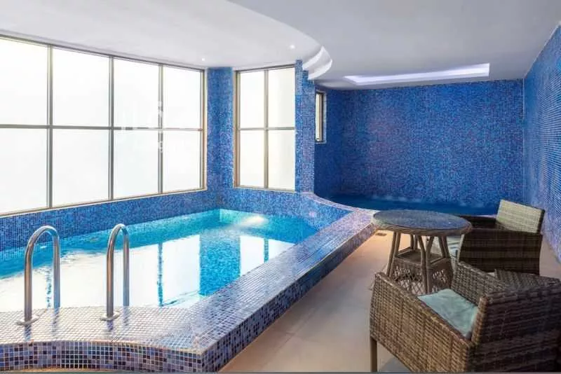 عمارة 1659 م² في الحمرا 2