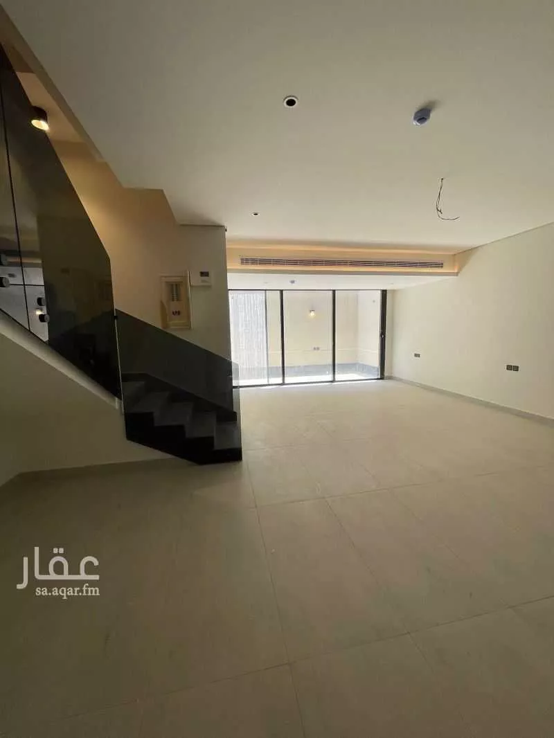 فيلا 4 غرف في العارض 3