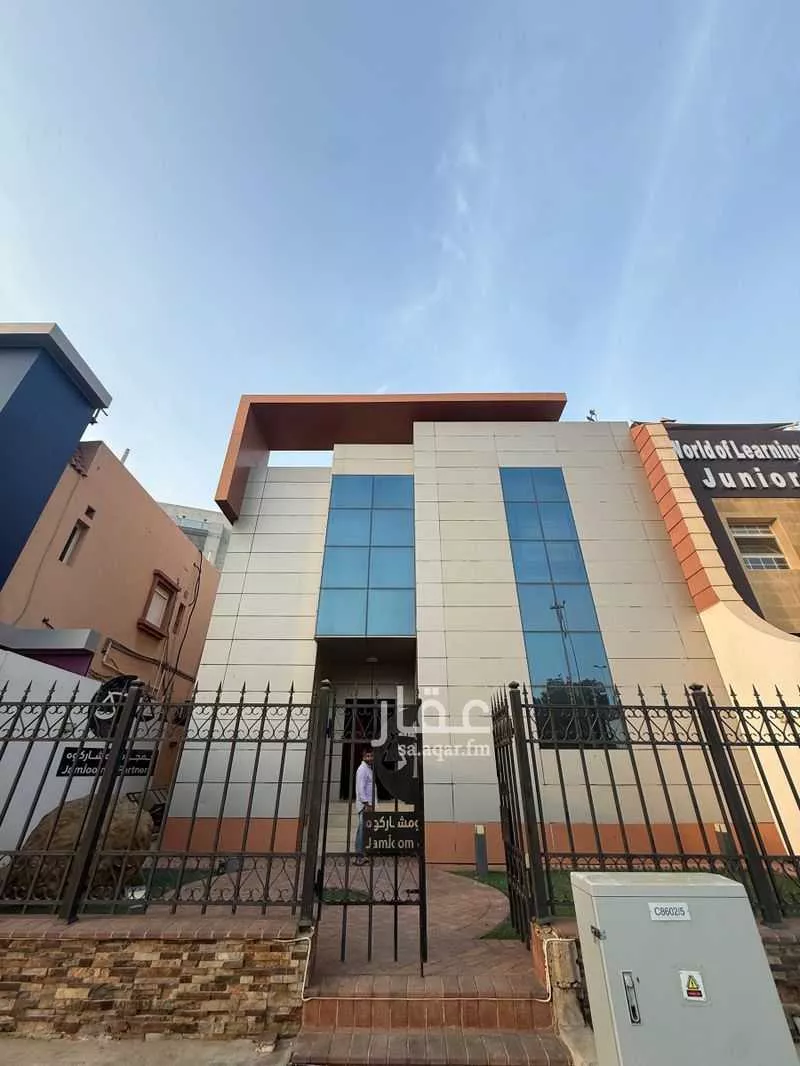 مكتب 349 م² في الخالدية 1