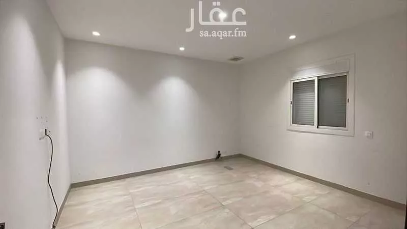 مكتب 349 م² في الخالدية 5