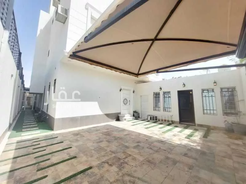 فيلا 9 غرف في العارض 1