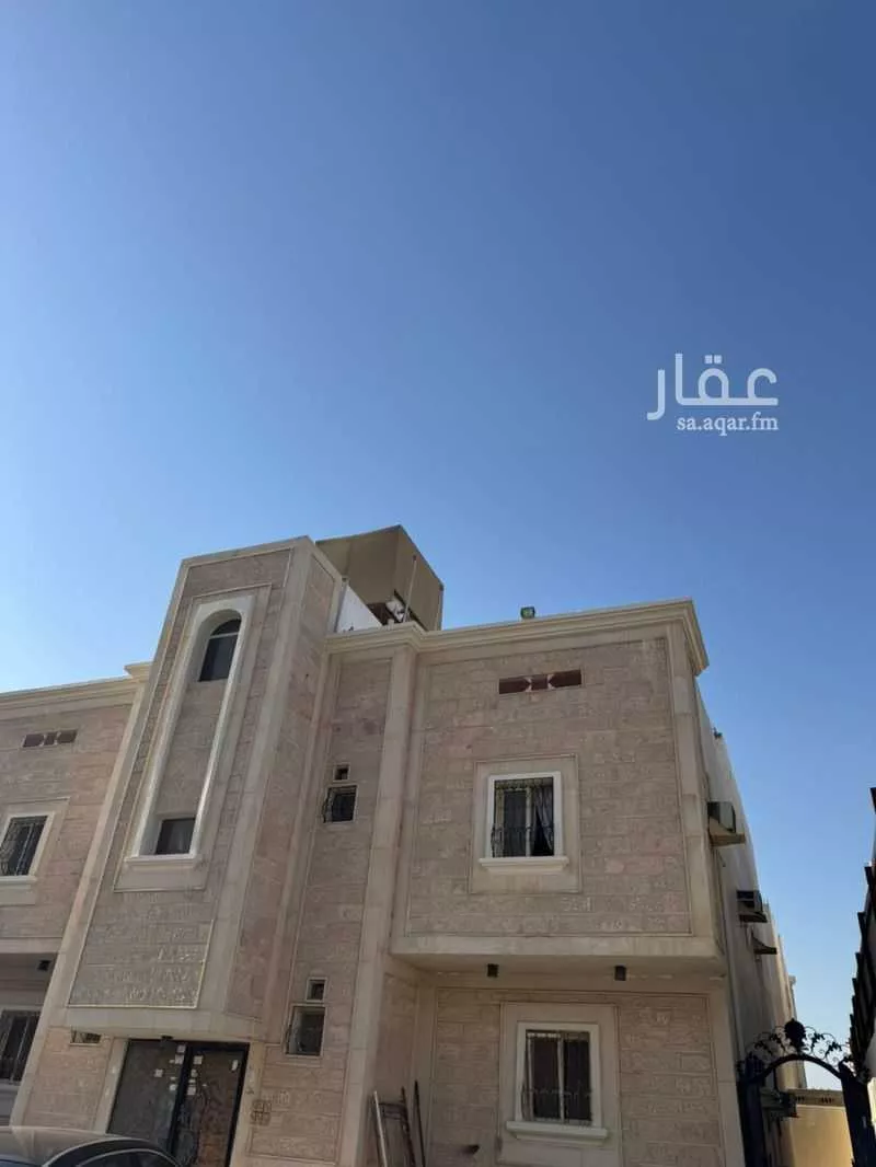 500 sqm building in Dahiat King Fahd 2