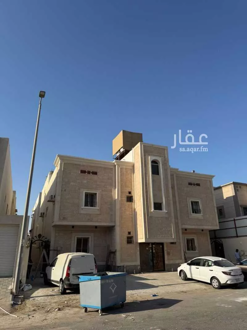 500 sqm building in Dahiat King Fahd 3