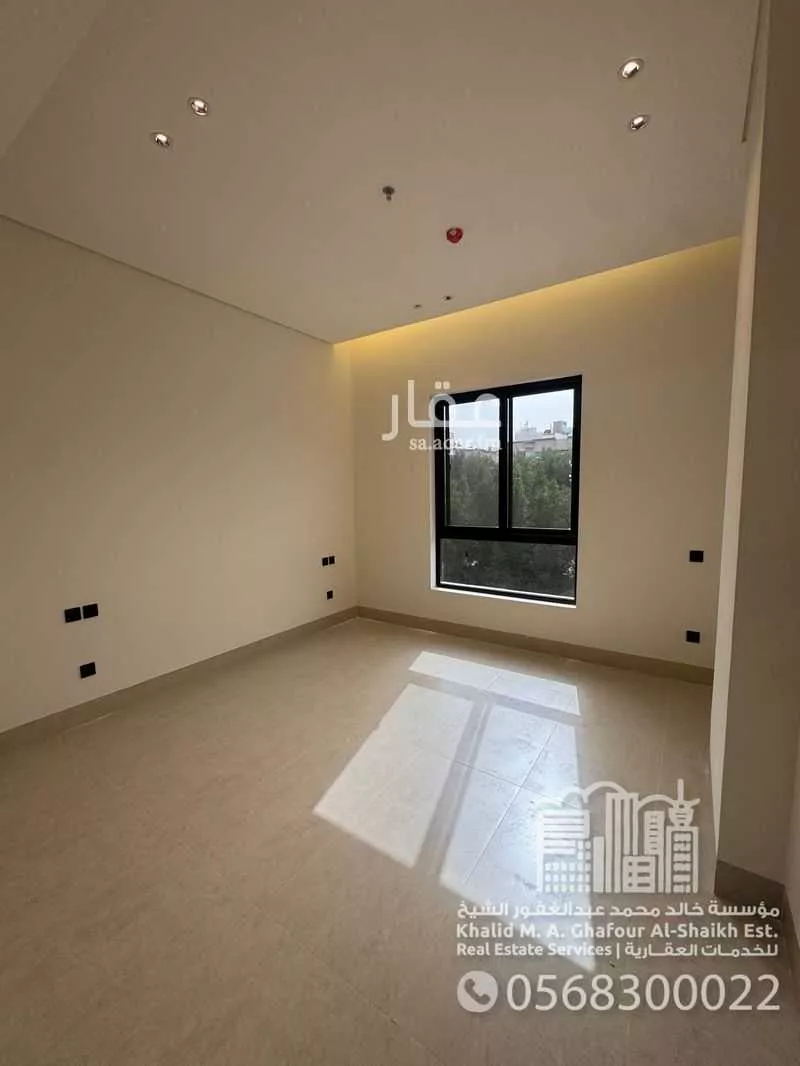2 bedroom apartment in Al Bandariyah 4