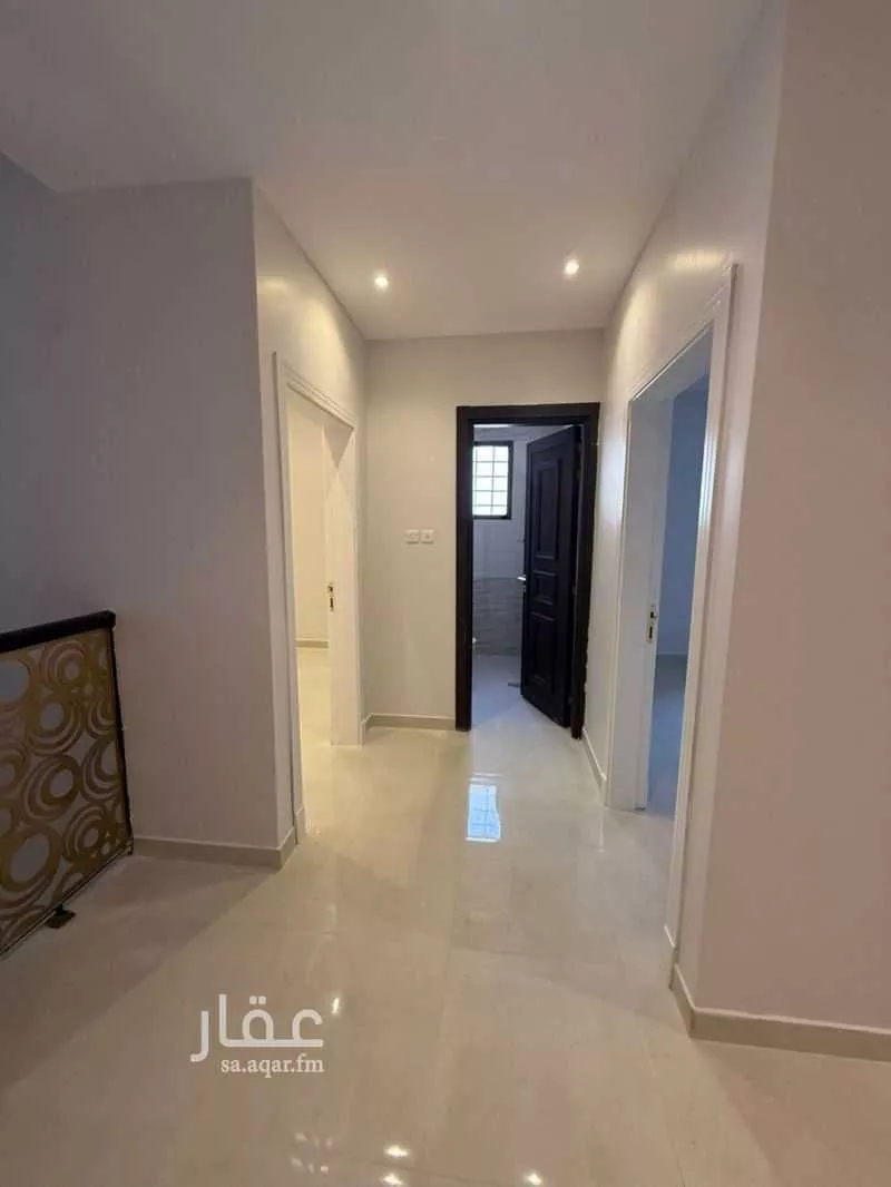 فيلا 8 غرف في العارض 2