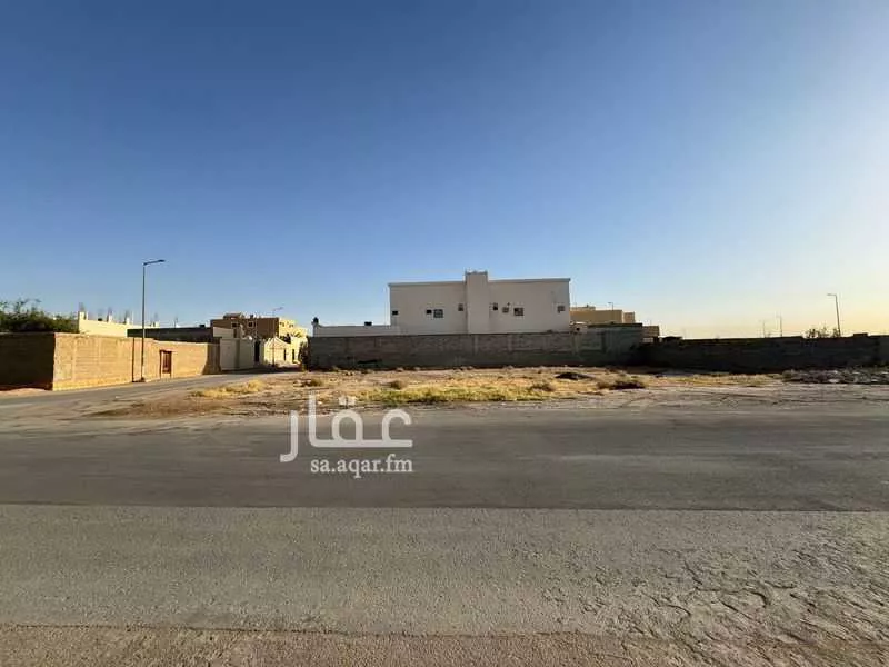 أرض 852 م² في الحائر 2