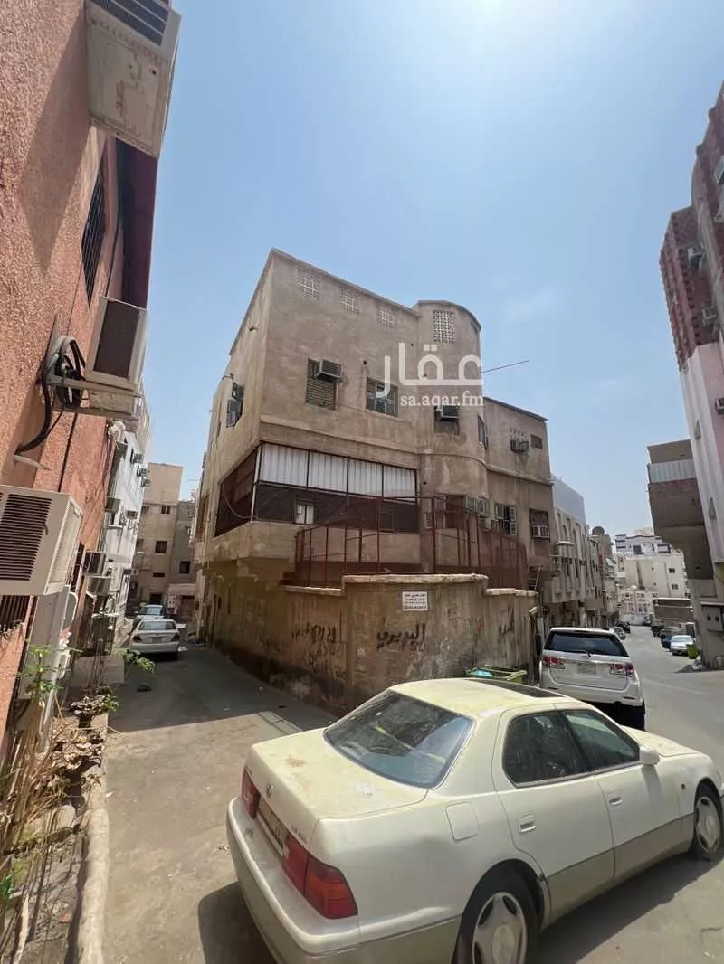 عمارة 206 م² في الجميزة 4