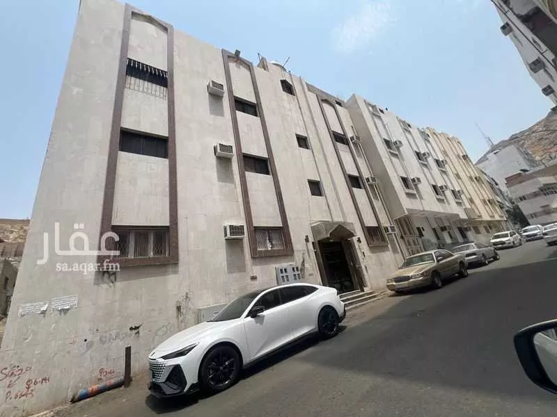 1153 sqm building in Al Maabdah 4