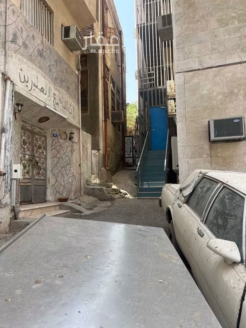 عمارة 413 م² في الجميزة 5