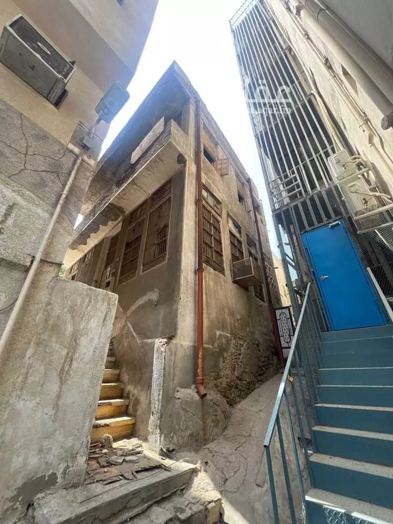 عمارة 413 م² في الجميزة 1