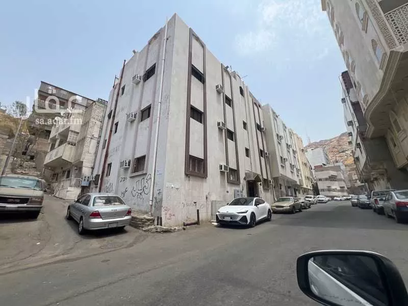 1153 sqm building in Al Maabdah 3