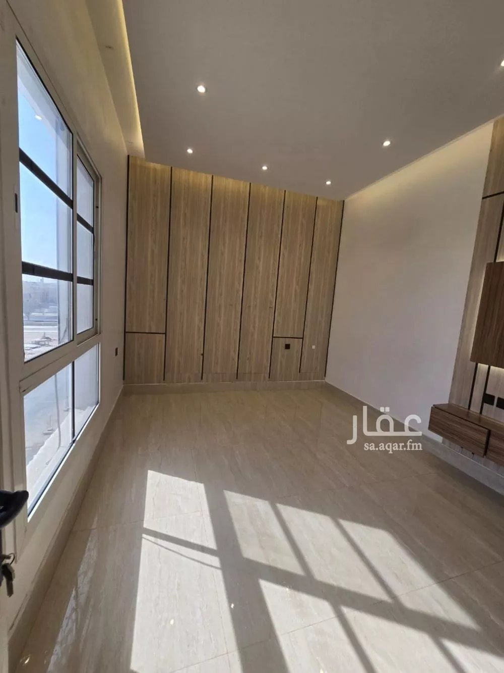 شقة 1 غرف في الملقا 4