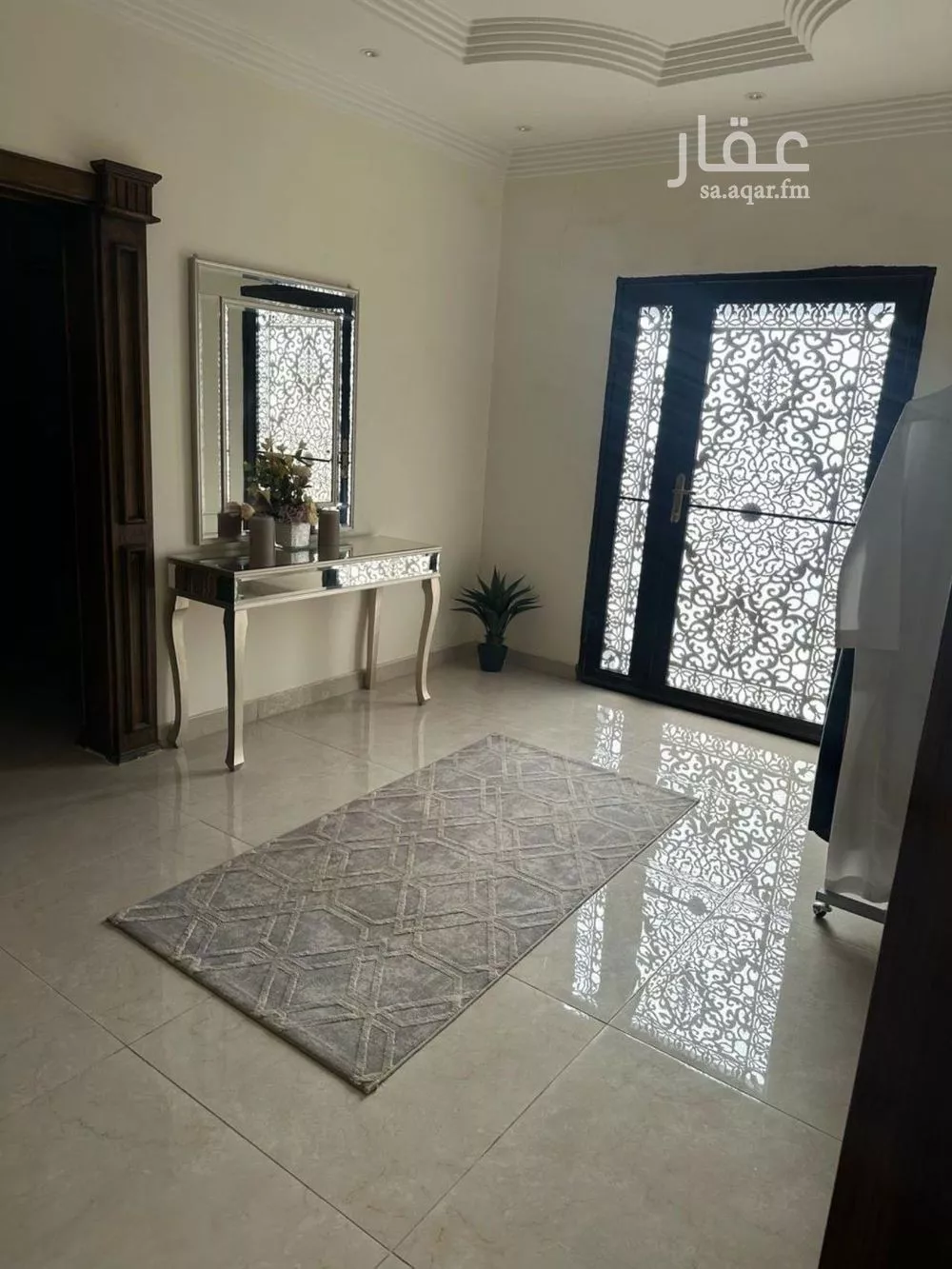 فيلا 8 غرف في الملقا 2