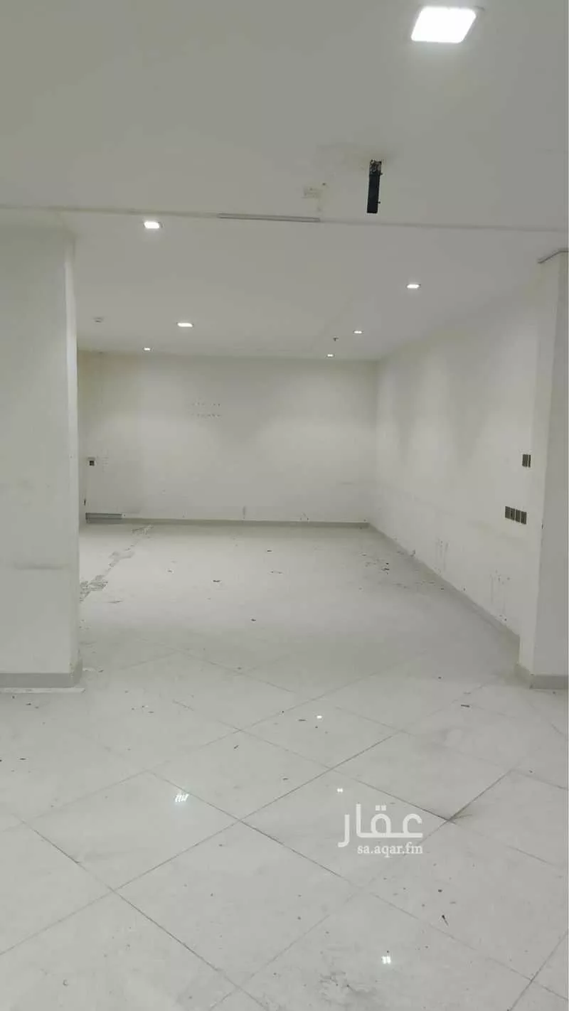مكتب 4700 م² في المناخ 4