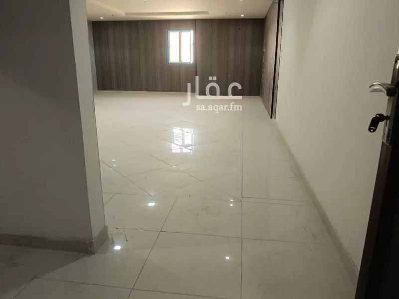 مكتب 4700 م² في المناخ 2