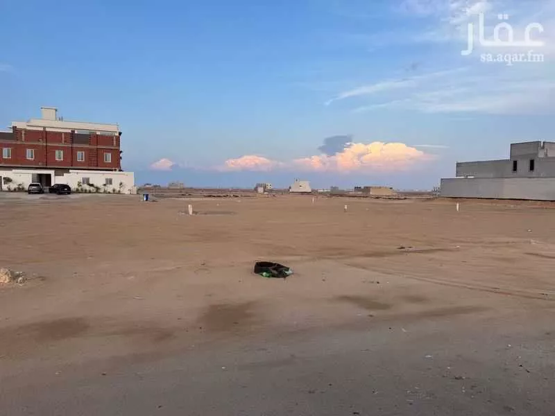 أرض 840 م² في الزمرد 4